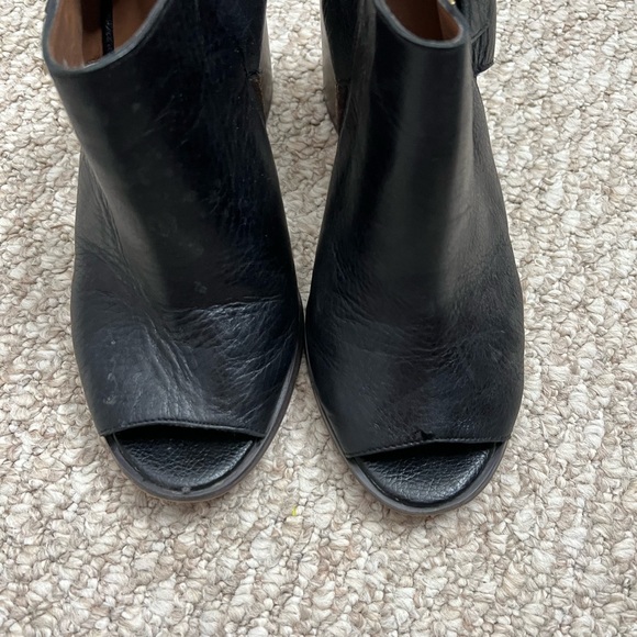 Tommy Hilfiger heels peep toe black brown size 9.5 - Picture 2 of 10